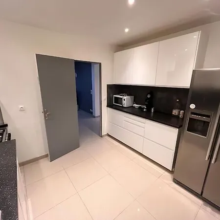Hébergement de vacances Maison Dans Pavillonnaire Paisible Cannes-Écluse
